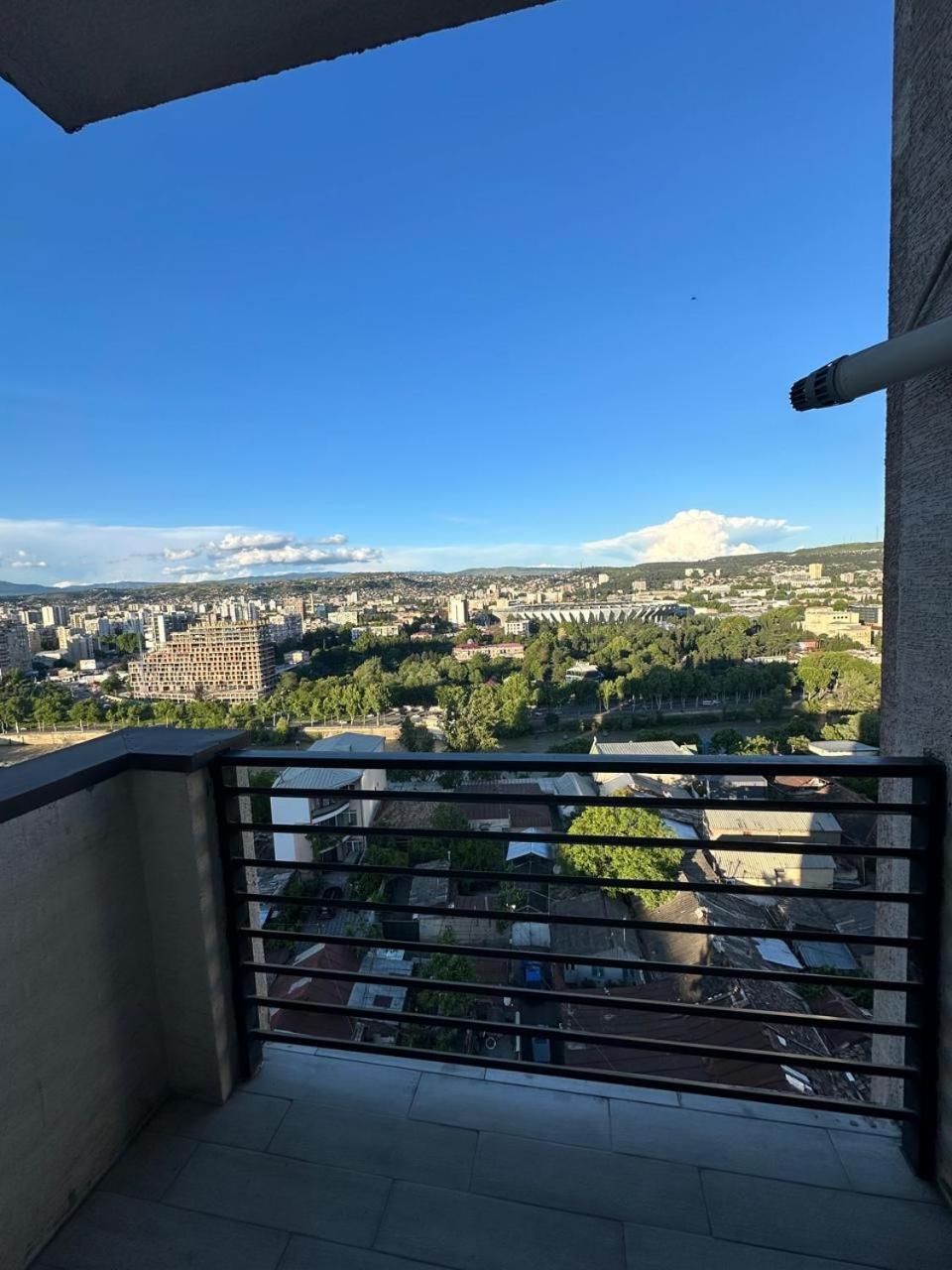 Apartment In The Center Тбилиси Екстериор снимка