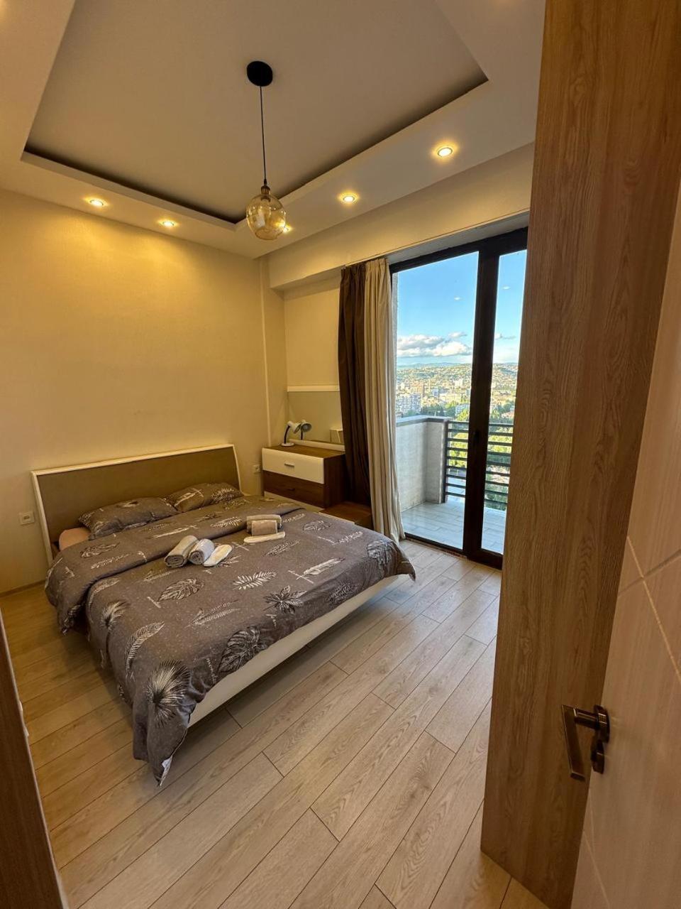 Apartment In The Center Тбилиси Екстериор снимка