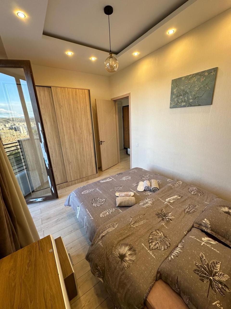 Apartment In The Center Тбилиси Екстериор снимка