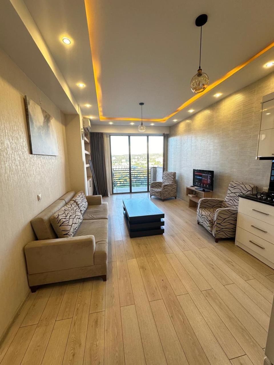 Apartment In The Center Тбилиси Екстериор снимка